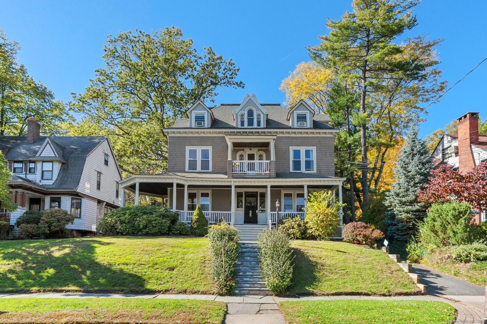 Property Photo:  137 Girard Avenue  CT 06105