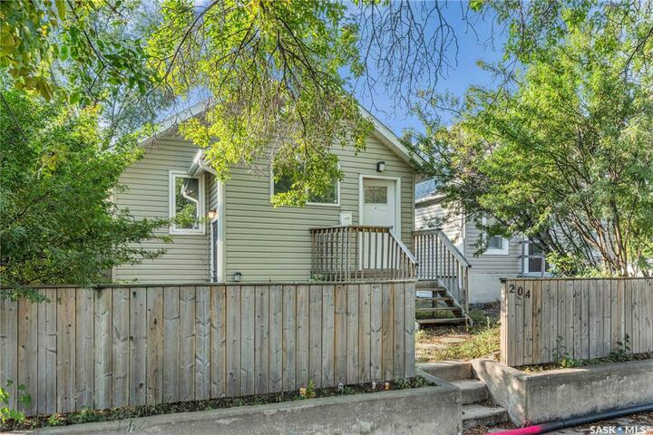 Property Photo: 204 4th Street E SK S7H 1J1