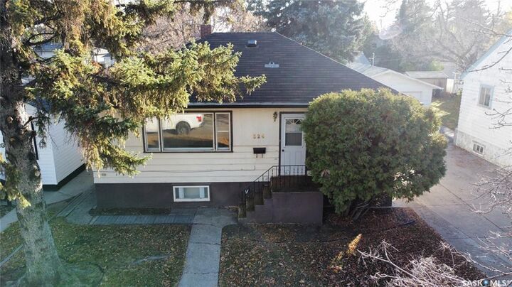 524 1st Street E  Saskatoon SK S7H 1S6 photo