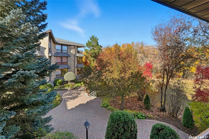 Property Photo:  2305 Adelaide Street 214  SK S7J 5H6