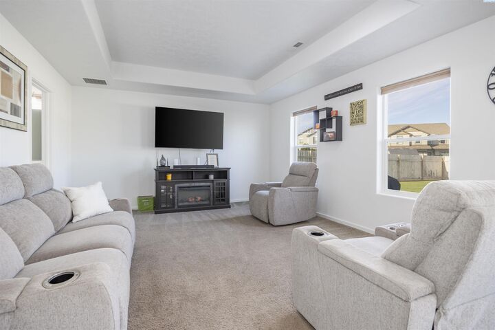 Property Photo: 5806 Sidon Lane WA 99301