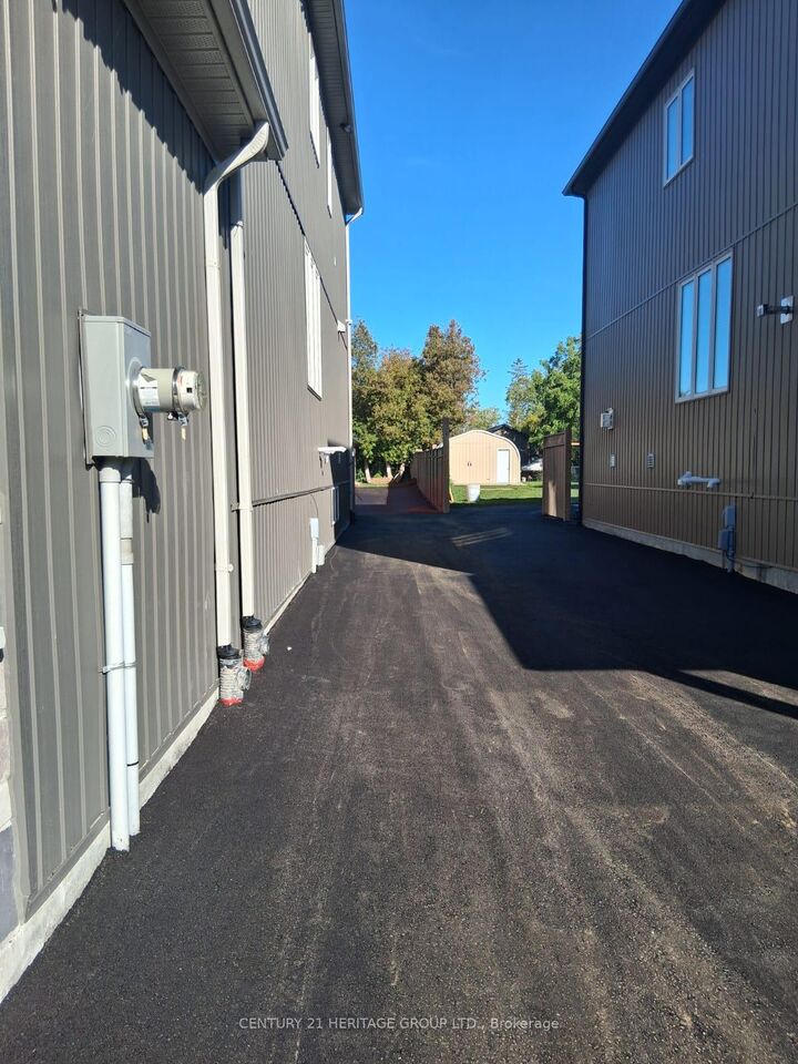 Property Photo: 807A Montsell Avenue ON L0E 1S0