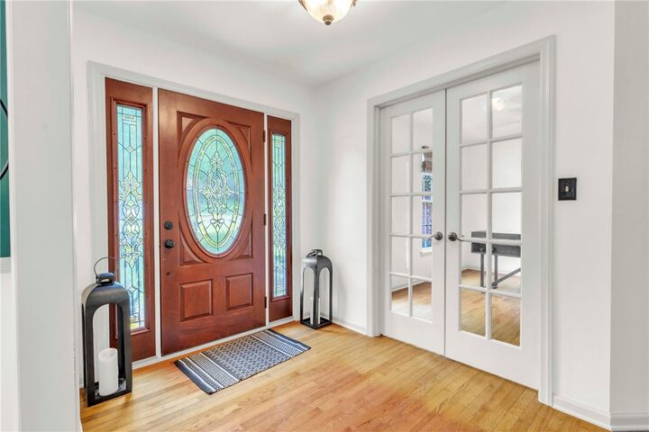 Property Photo: 114 Franklin Oaks Dr. PA 16001