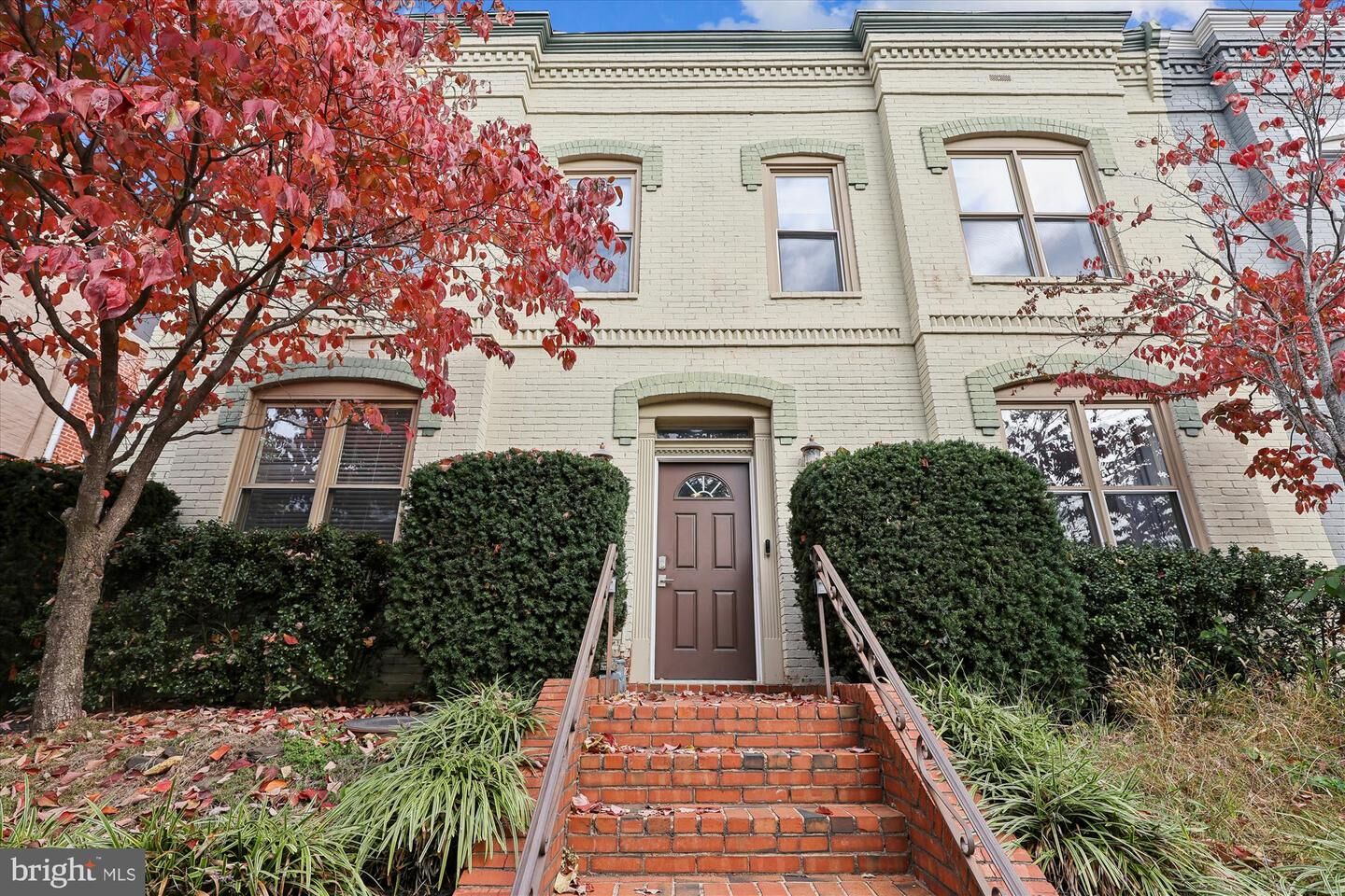 Property Photo:  1116 C Street NE 101  DC 20002 