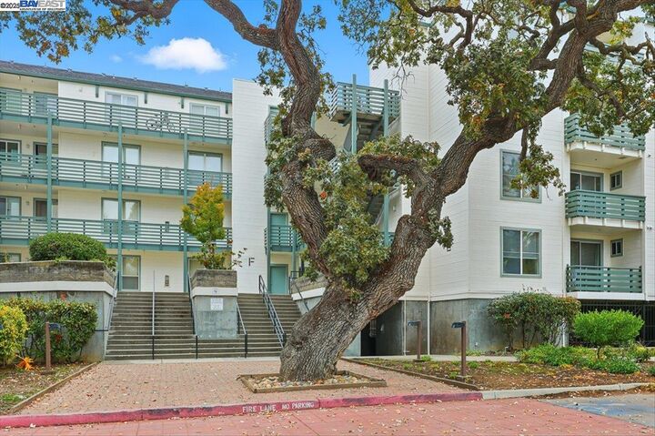 Property Photo:  929 E El Camino Real 320E  CA 94087
