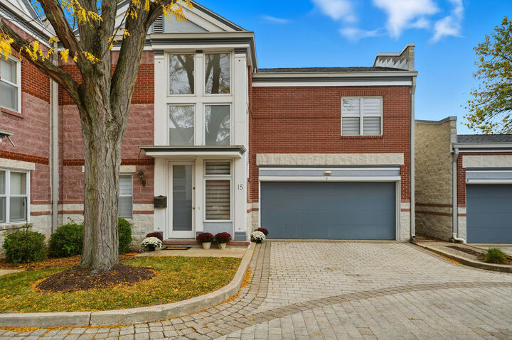 Property Photo:  15 Manchester Lane  IL 60126 