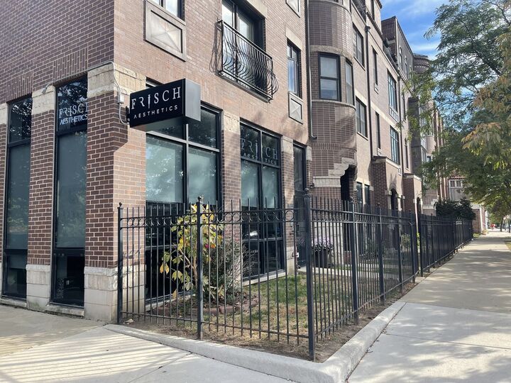 529 N Racine Avenue 3  Chicago IL 60642 photo