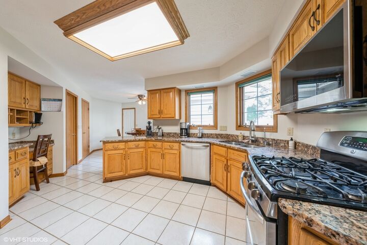 Property Photo: 1232 Bellevue Drive 1 IL 60115