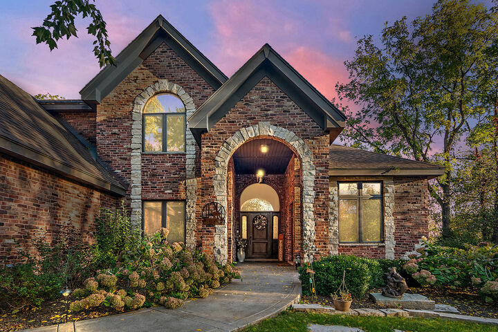 Property Photo: 1110 Lakeside Drive IL 60451