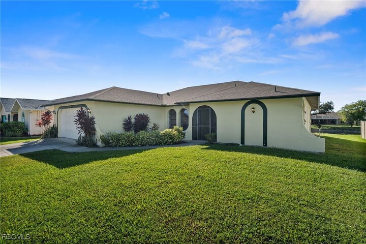 Property Photo: 166 SE 20th Street FL 33990