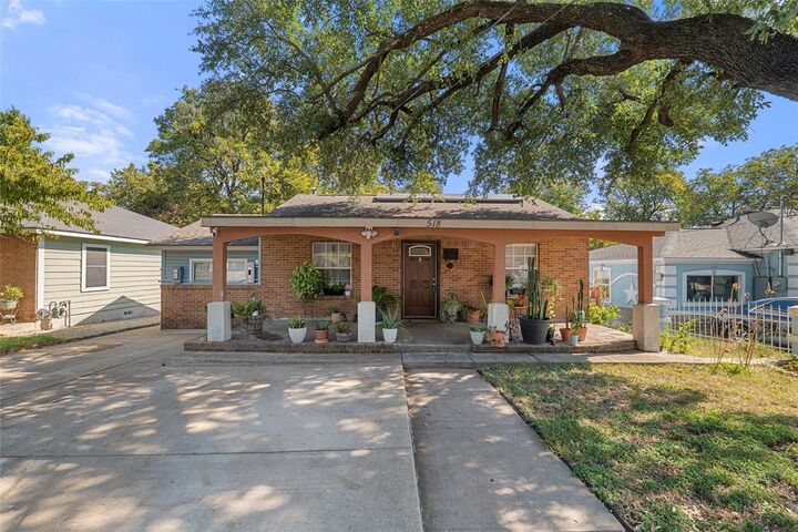 Property Photo: 518 Red Bud Lane TX 75211