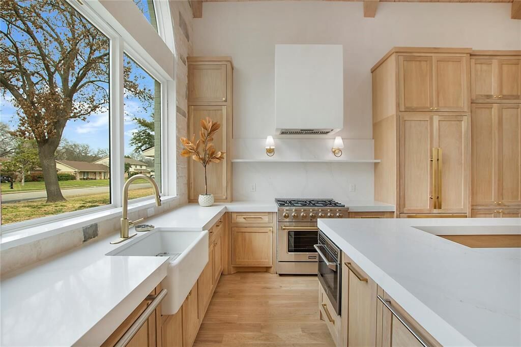 Property Photo:  1129 Melrose Drive  TX 75080