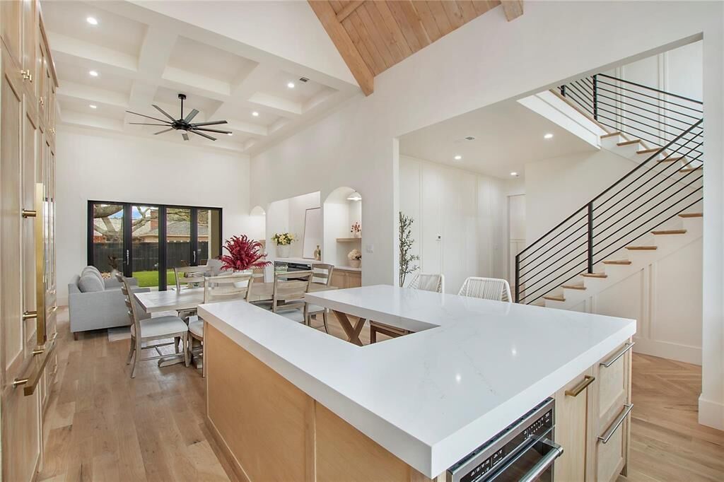 Property Photo:  1129 Melrose Drive  TX 75080