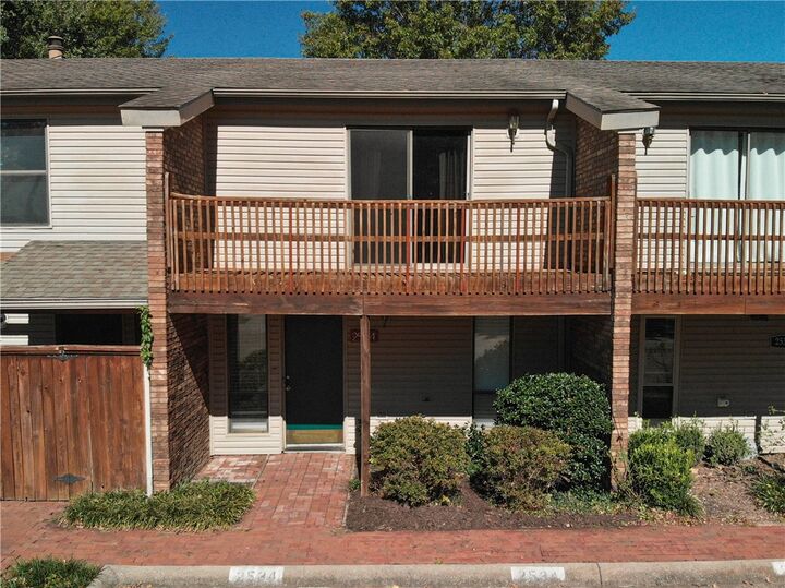 2534 Sweetbriar Drive  Fayetteville AR 72703 photo