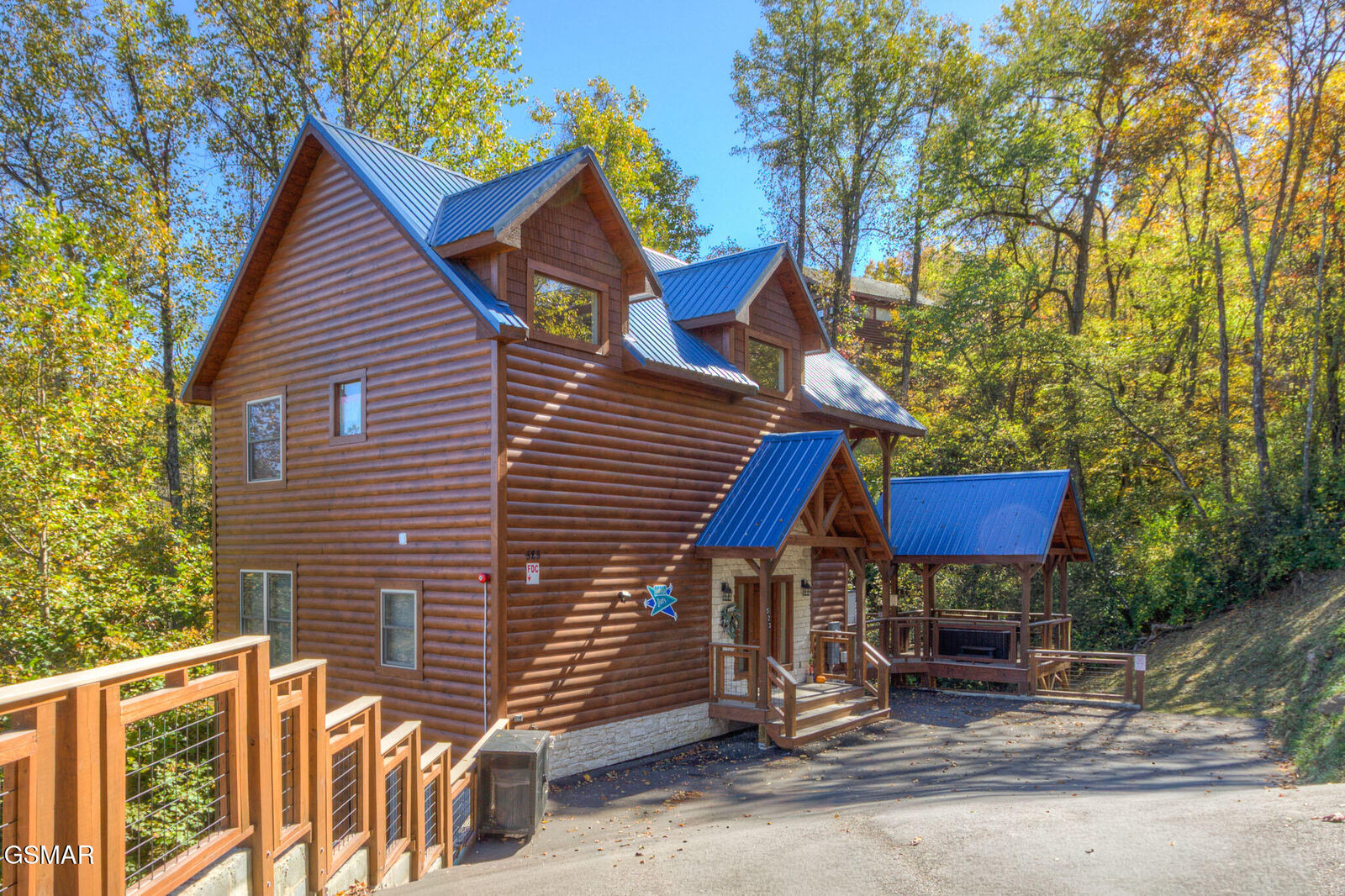 Property Photo: 523 Hideaway Ridge Circle TN 37862