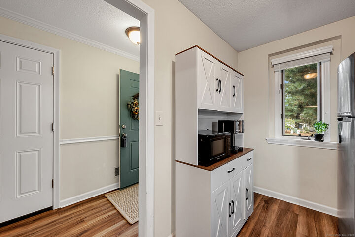 Property Photo: 1 Uplands Way 1 CT 06033