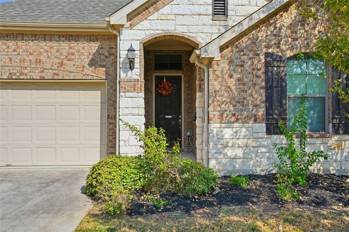 Property Photo: 757 Oyster Creek TX 78610