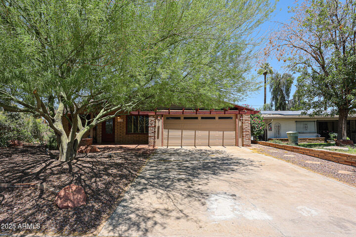 Property Photo: 1844 W Virginia Avenue AZ 85007