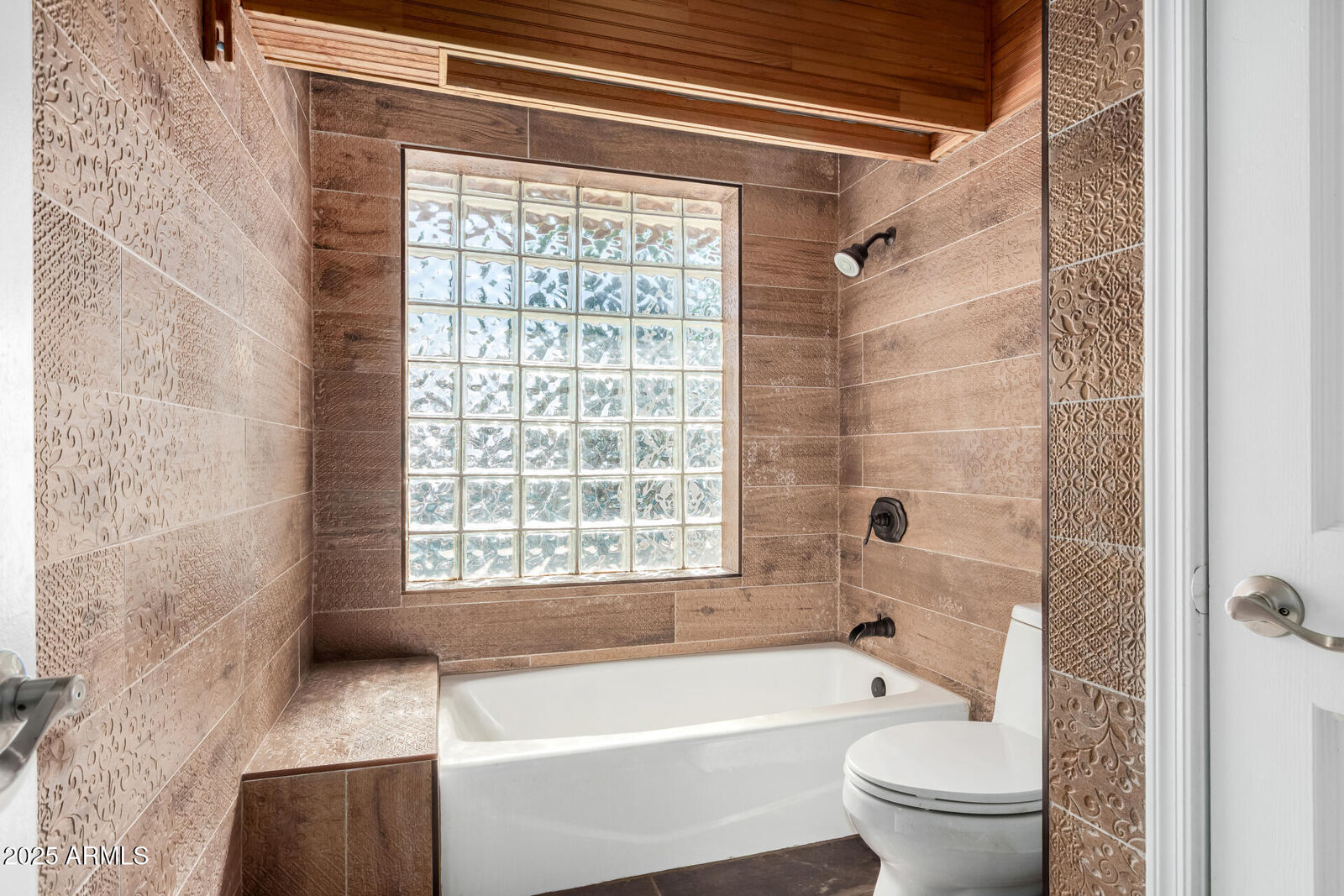 Property Photo: 1119 E Renee Drive E AZ 85024