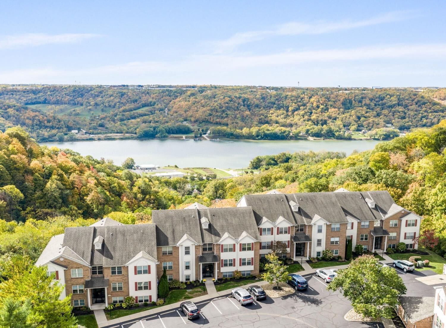 Property Photo: 155 Palisades Pointe OH 45238