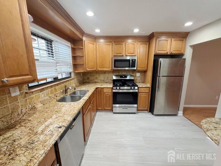 Property Photo:  54 Parsler Place  NJ 08863