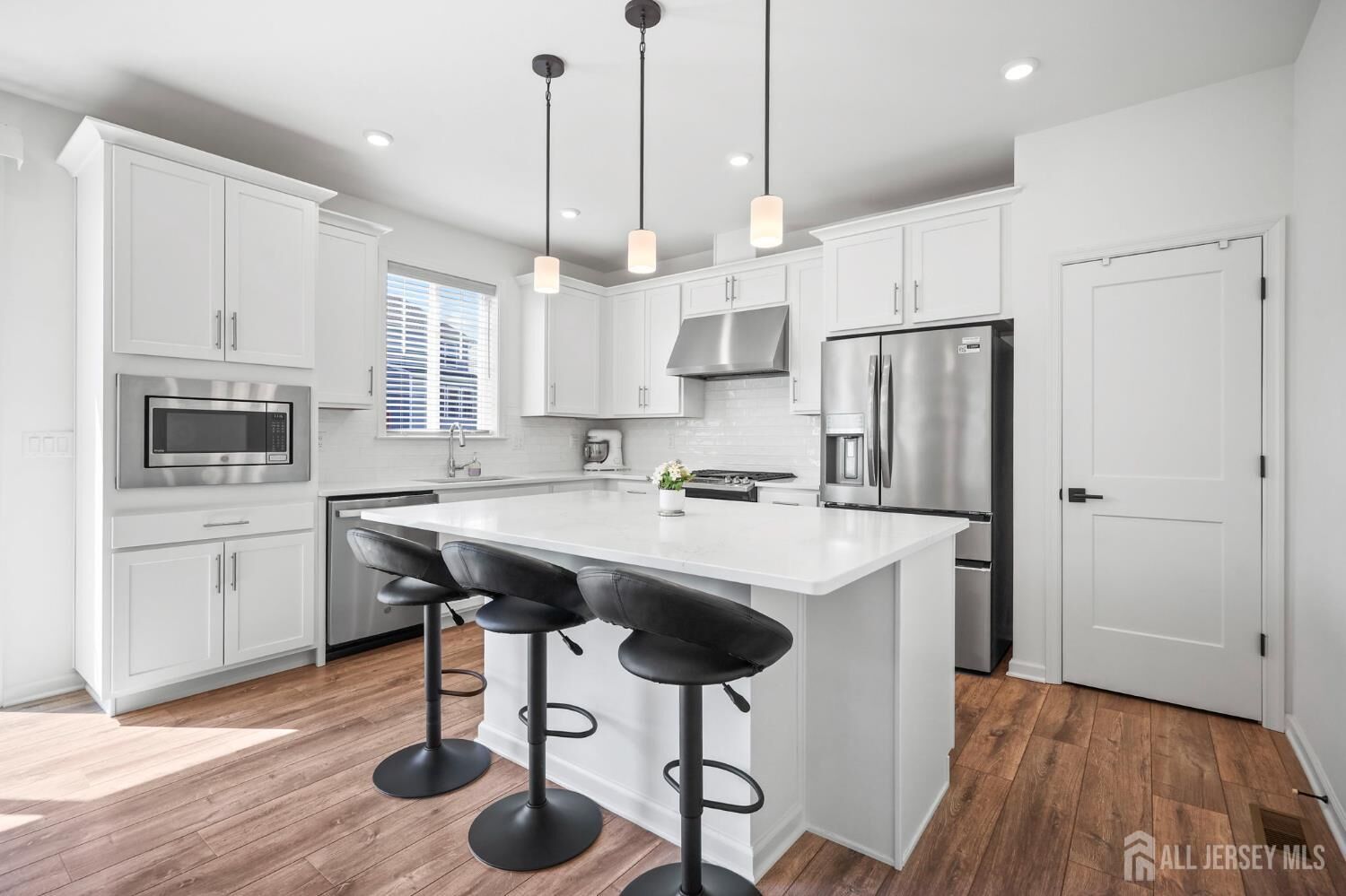 Property Photo:  40 Gazania Drive  NJ 08857 