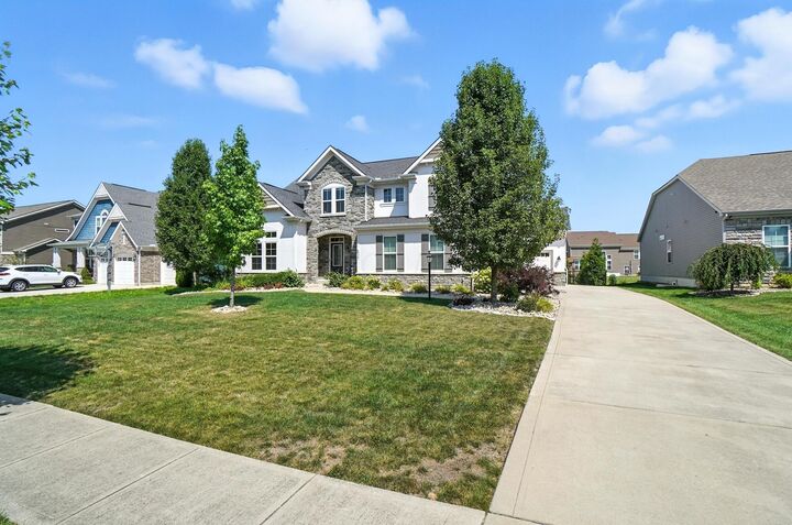 Property Photo:  6381 Streamside Drive  OH 43021