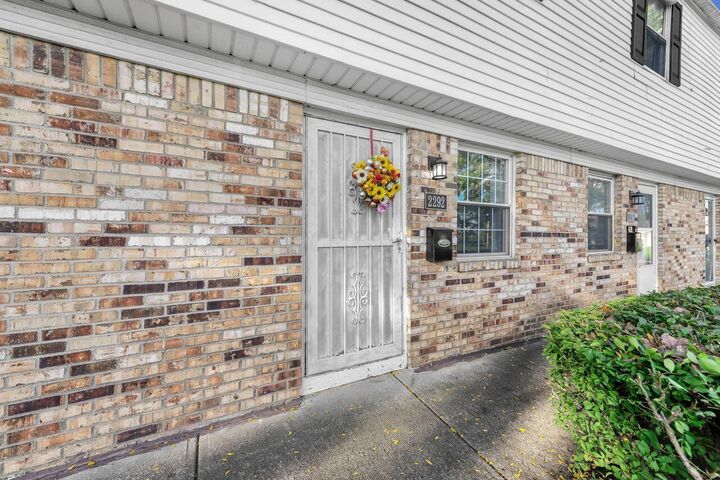 Property Photo: 2292 Laurelwood Drive OH 43229