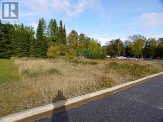 Property Photo:  2 Sandy Beach Mews  ON P8N 3J6 