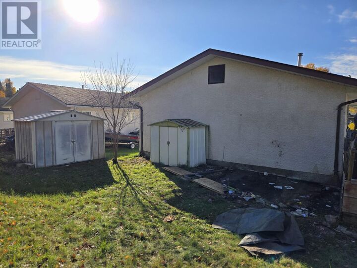 Property Photo:  9 Universal Dr  ON P9N 4M4