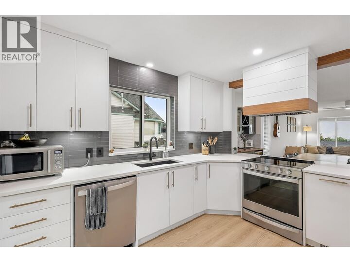 Property Photo:  2753 Qu'Appelle Boulevard  BC V2E 2J9