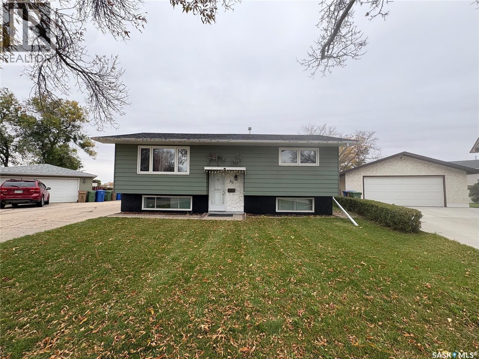 Property Photo:  26 Bedford Crescent  SK S4N 1M8