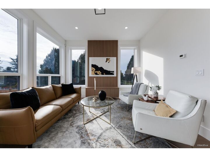 Photo de la propriété:  6906 204A  BC V2Y 4A4