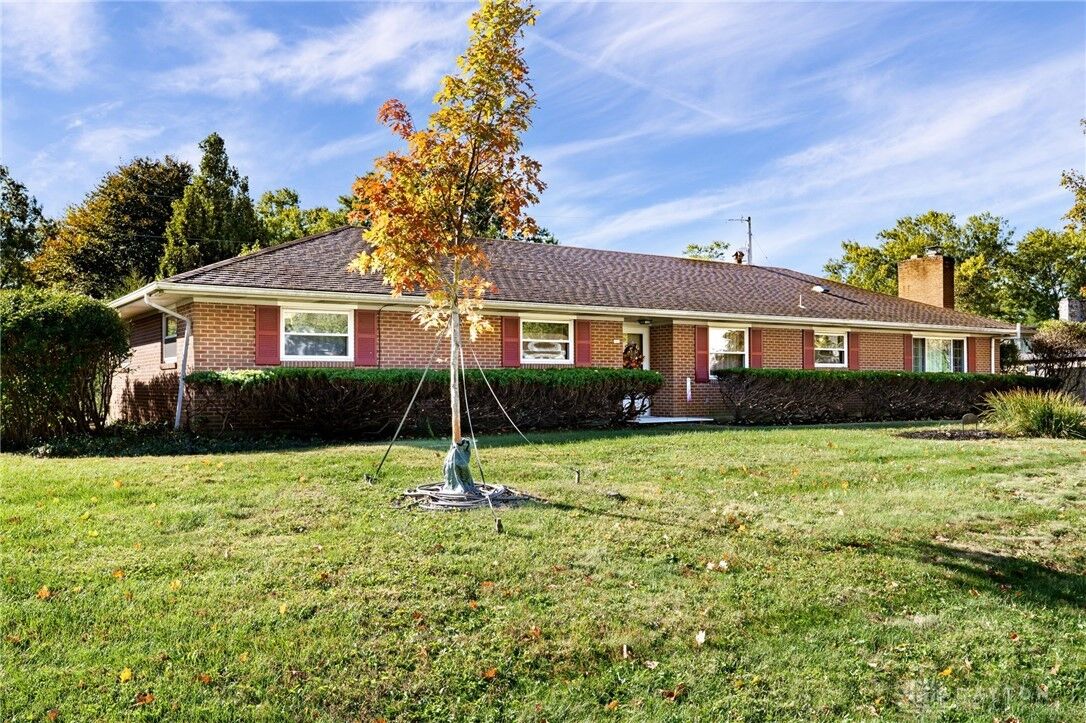 Property Photo: 160 Ashford Drive OH 45459