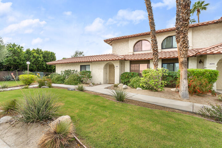 Property Photo:  2074 N Mira Vista Way  CA 92262 