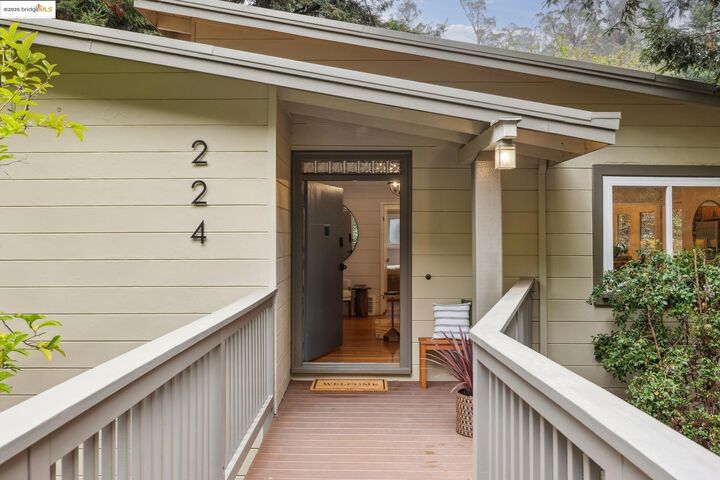 Property Photo: 224 Beauforest Drive CA 94611