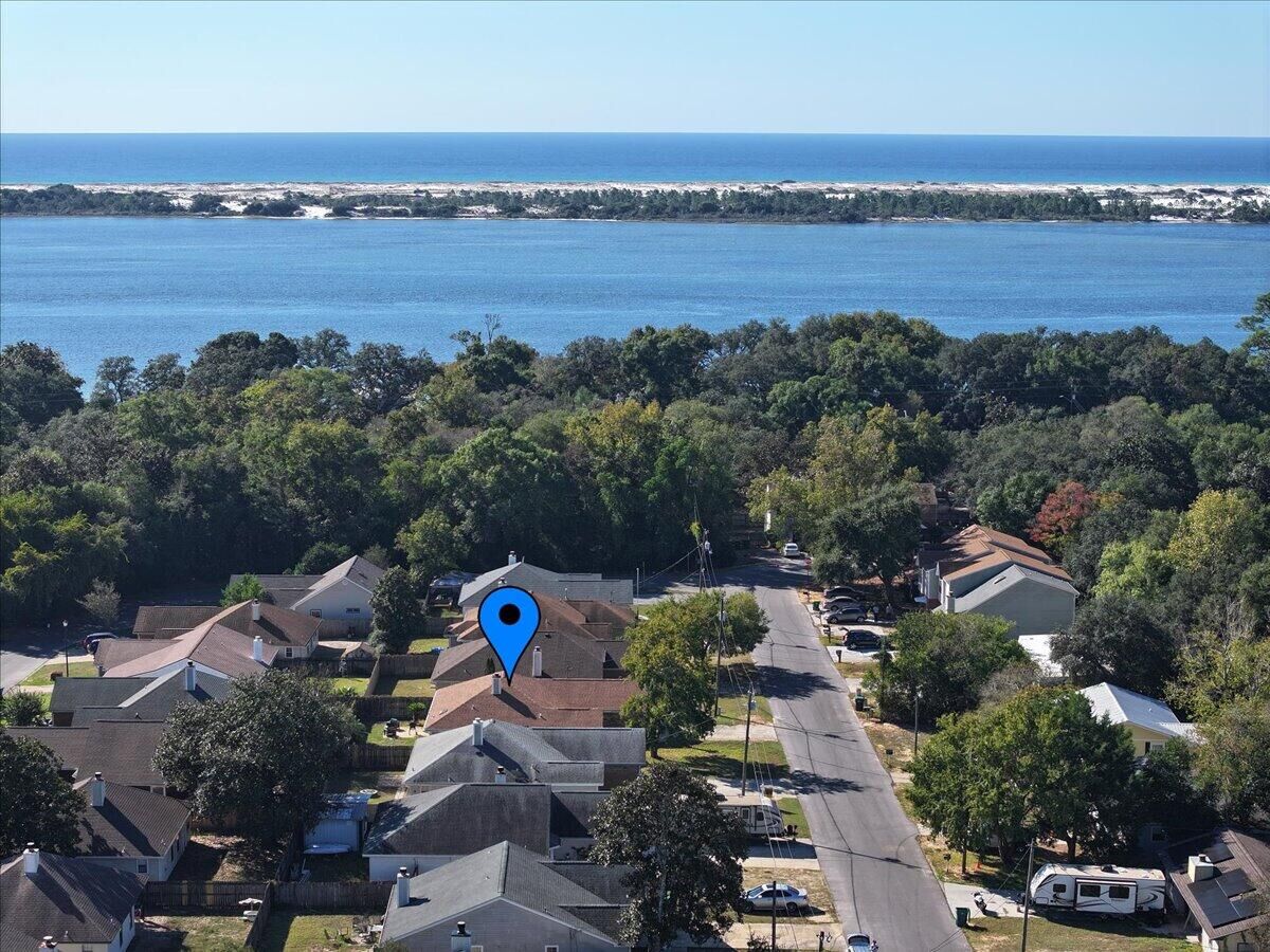 Property Photo:  479 Cascabellas Street  FL 32569