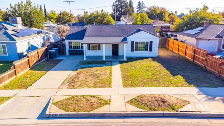 Property Photo:  1545 W Fountain Way  CA 93705 