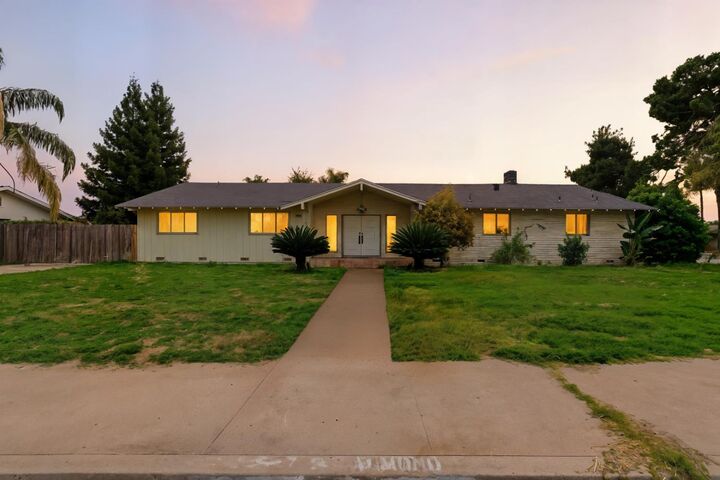2579 Almond Avenue  Sanger CA 93657 photo