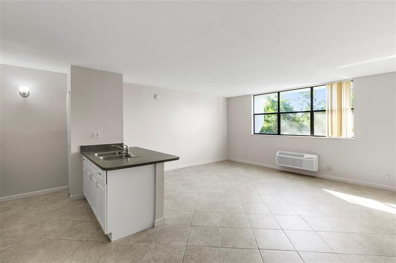 Property Photo:  2401 Riverside Dr 518B  FL 33065 