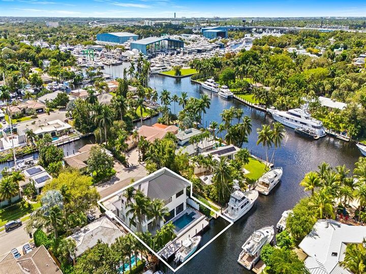 Property Photo:  1317 Tangelo Isle  FL 33315 