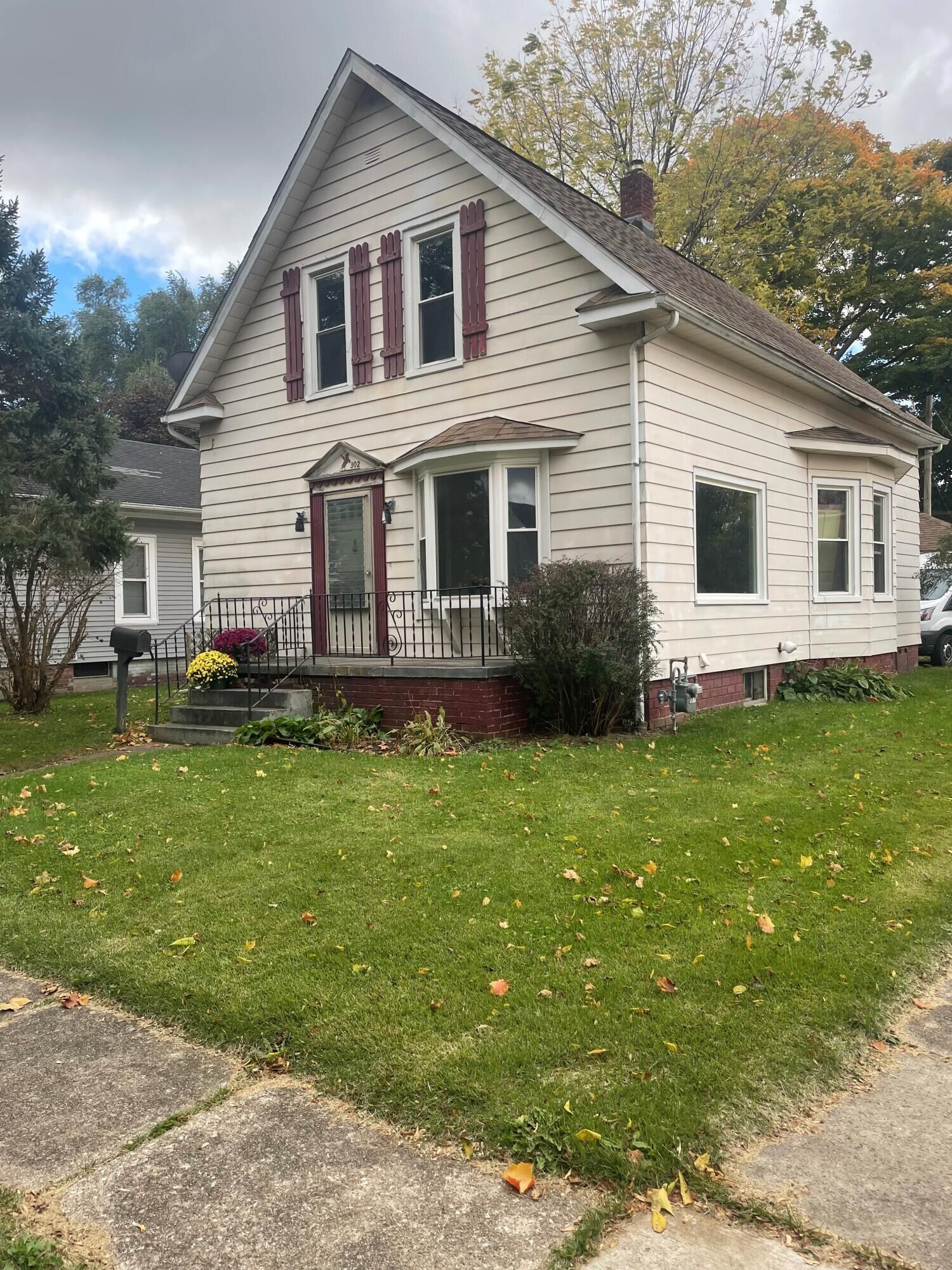 Property Photo:  302 Bond Street  IN 46350