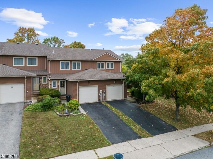 84 Saxonney Cir  Raritan Twp. NJ 08822 photo