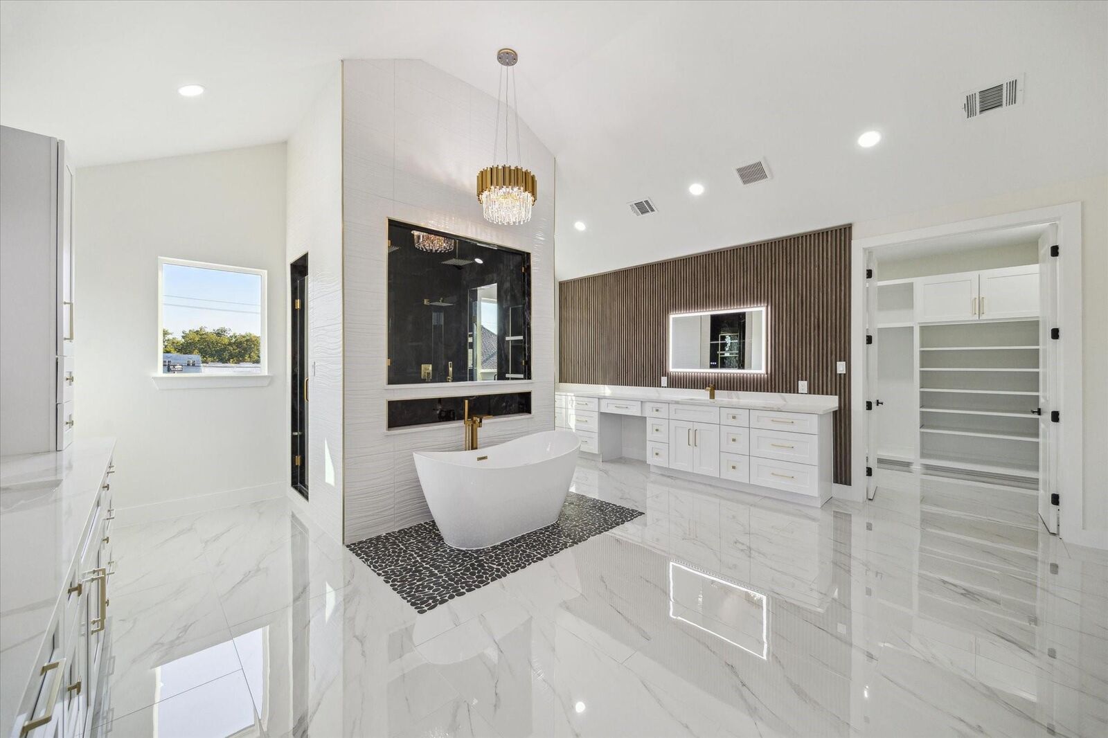 Property Photo: 304 Enid Street TX 77009