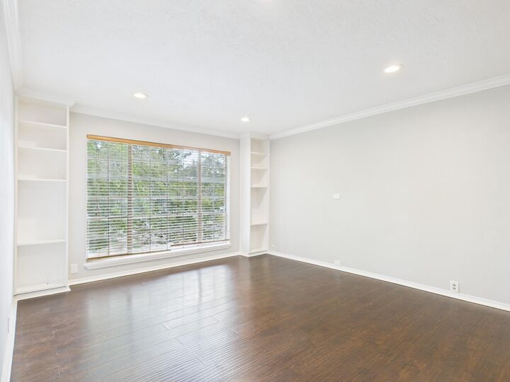 Property Photo:  5353 Richmond Avenue 15  TX 77056 