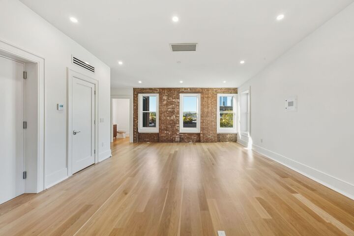 Property Photo:  647 Jersey Ave Ph  NJ 07302