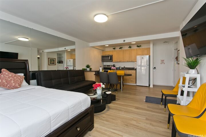 Property Photo: 229 Paoakalani Avenue 2305(Nuc) HI 96815