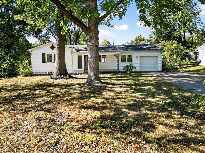 Property Photo:  6128 Ralston Avenue  MO 64133 