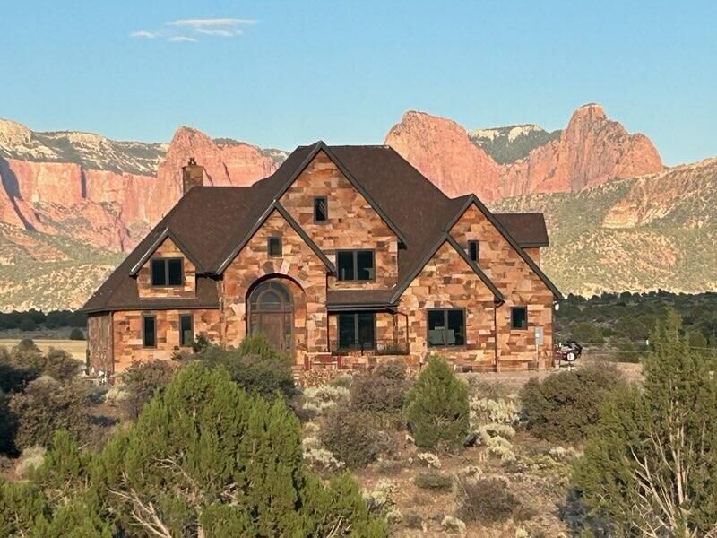 Property Photo:  1297 E 600 S  UT 84757 