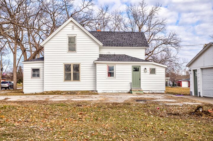 Property Photo:  218 Race Street  IA 50046
